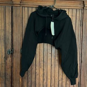 Sweaty Betty x Halle Berry Crop Hoody